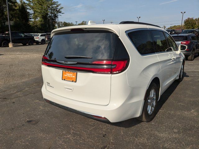 2022 Chrysler Pacifica Touring-L