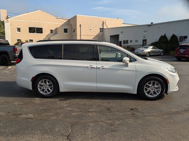 2022 Chrysler Pacifica Touring-L