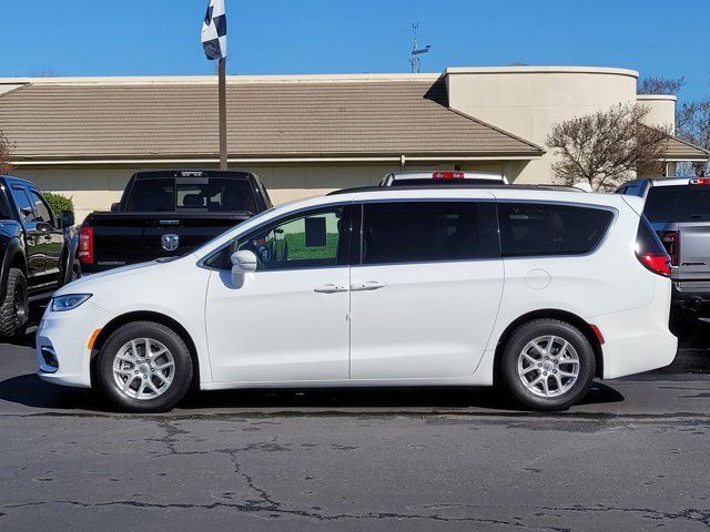 2022 Chrysler Pacifica Touring-L