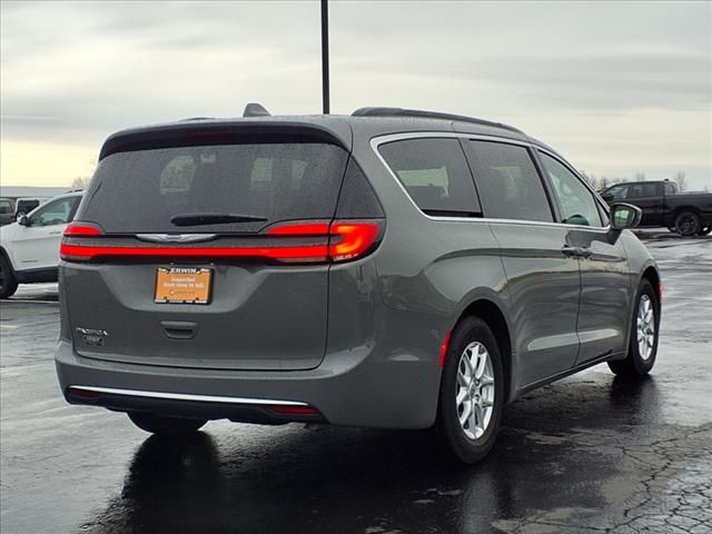 2022 Chrysler Pacifica Touring-L