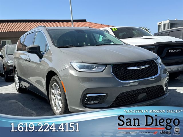 2022 Chrysler Pacifica Touring-L