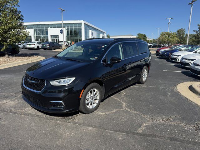 2022 Chrysler Pacifica Touring-L