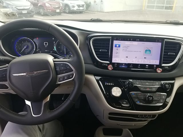 2022 Chrysler Pacifica Touring-L