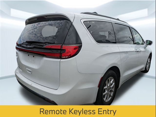 2022 Chrysler Pacifica Touring-L