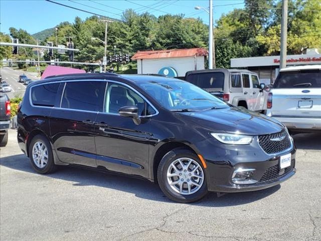 2022 Chrysler Pacifica Touring-L