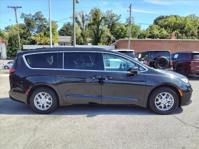 2022 Chrysler Pacifica Touring-L