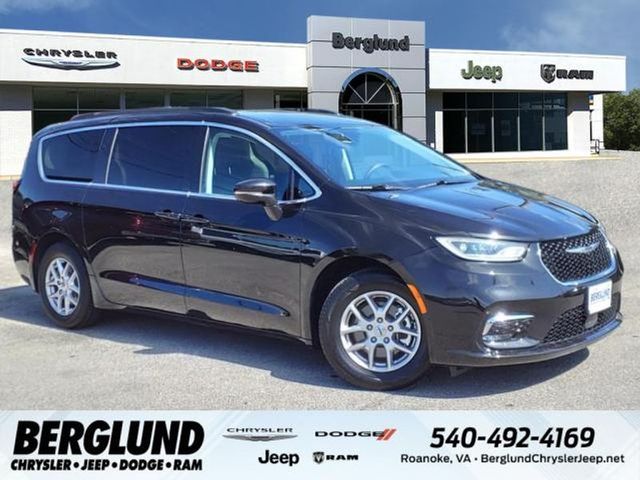 2022 Chrysler Pacifica Touring-L