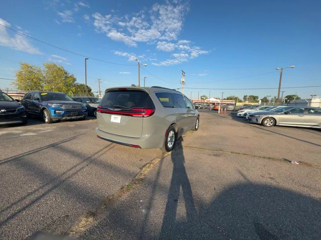 2022 Chrysler Pacifica Touring-L