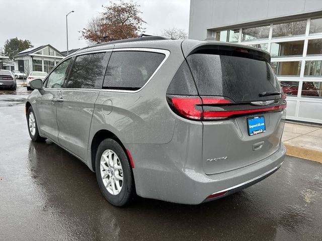 2022 Chrysler Pacifica Touring-L