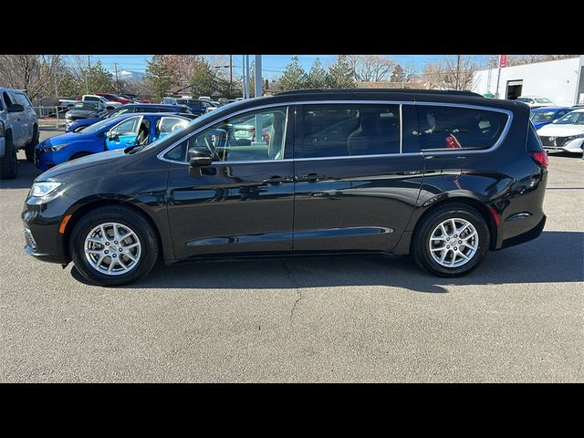 2022 Chrysler Pacifica Touring-L