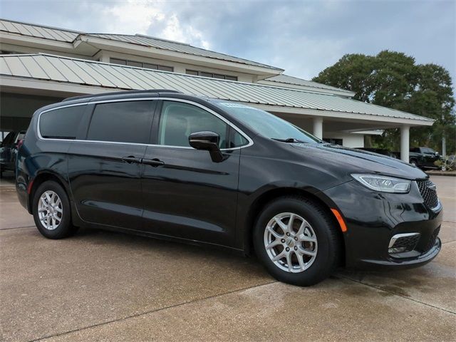 2022 Chrysler Pacifica Touring-L