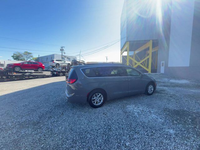 2022 Chrysler Pacifica Touring-L