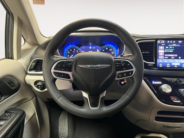 2022 Chrysler Pacifica Touring-L