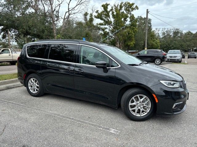 2022 Chrysler Pacifica Touring-L