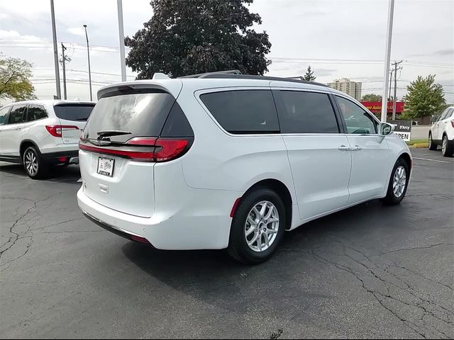 2022 Chrysler Pacifica Touring-L