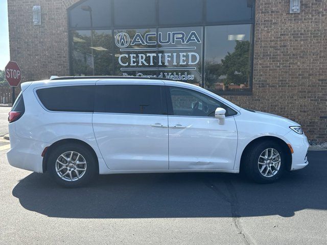 2022 Chrysler Pacifica Touring-L