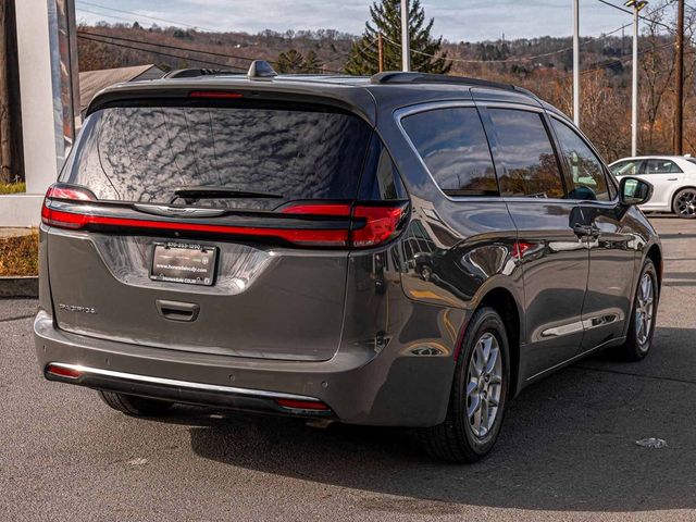 2022 Chrysler Pacifica Touring-L