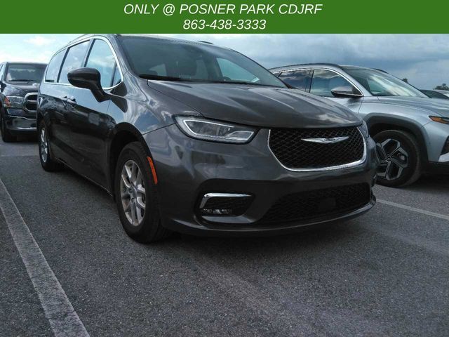 2022 Chrysler Pacifica Touring-L