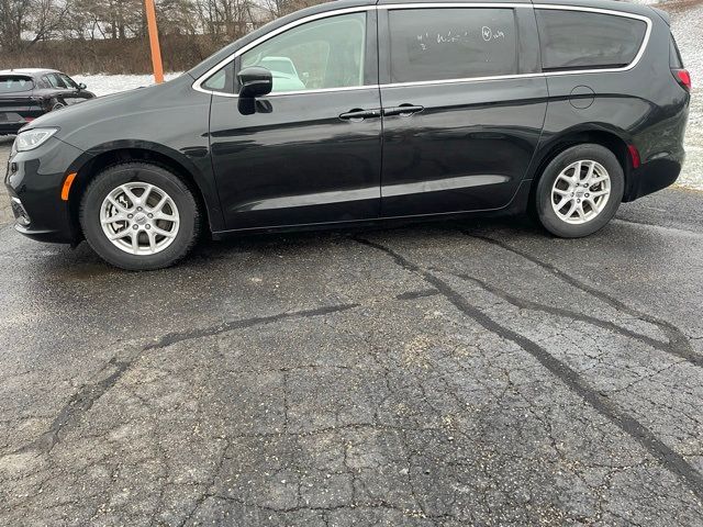 2022 Chrysler Pacifica Touring-L