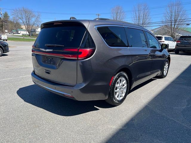 2022 Chrysler Pacifica Touring-L