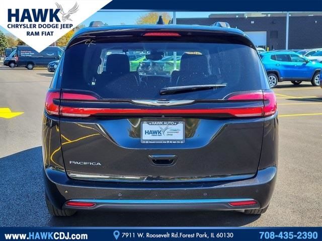 2022 Chrysler Pacifica Touring-L