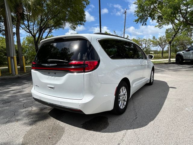 2022 Chrysler Pacifica Touring-L