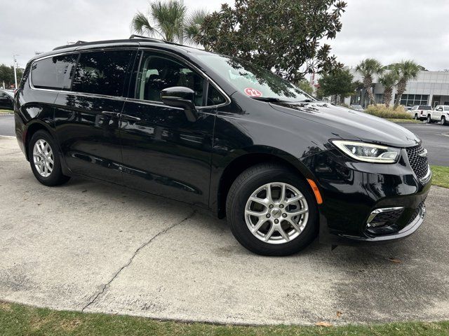 2022 Chrysler Pacifica Touring-L