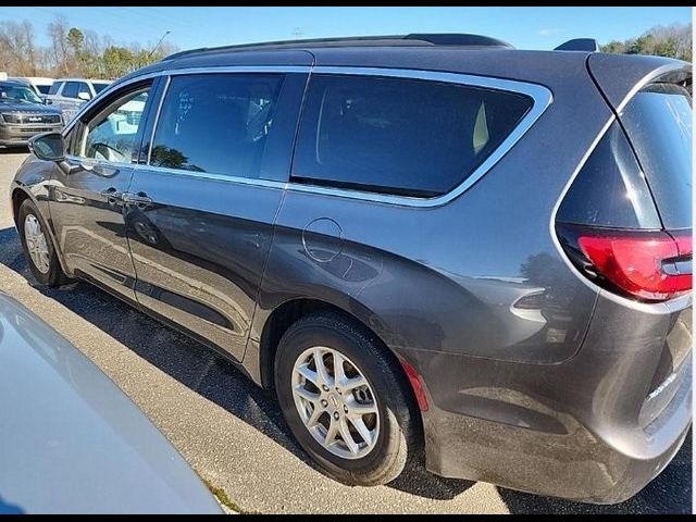 2022 Chrysler Pacifica Touring-L