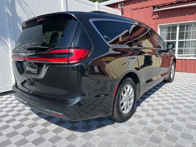 2022 Chrysler Pacifica Touring-L