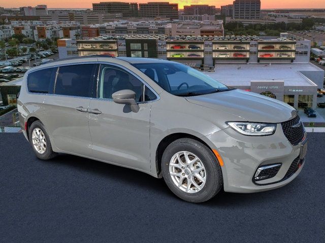 2022 Chrysler Pacifica Touring-L