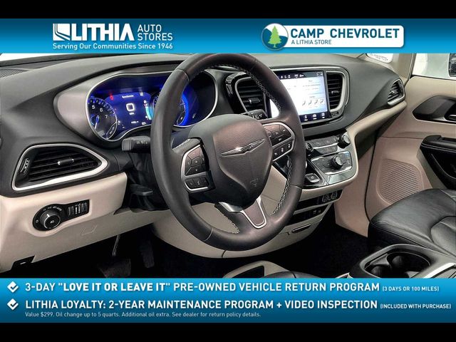 2022 Chrysler Pacifica Touring-L