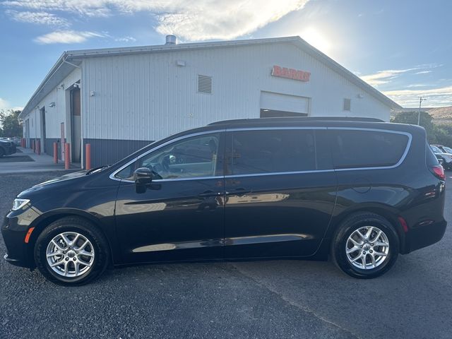 2022 Chrysler Pacifica Touring-L