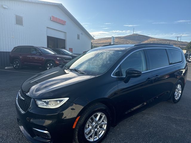 2022 Chrysler Pacifica Touring-L