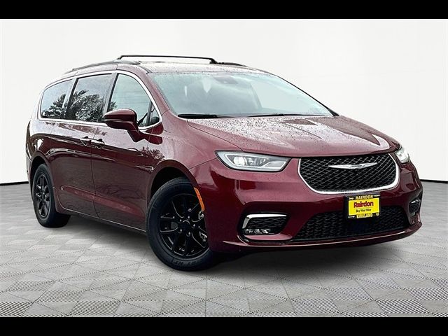 2022 Chrysler Pacifica Touring-L