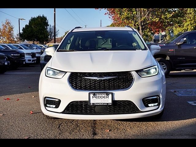 2022 Chrysler Pacifica Touring-L