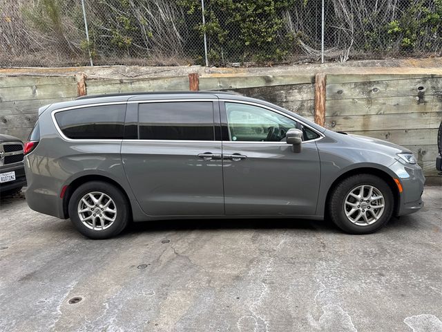 2022 Chrysler Pacifica Touring-L