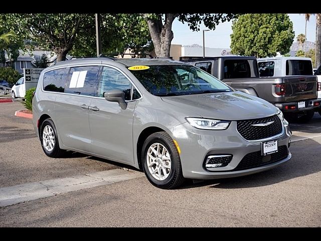 2022 Chrysler Pacifica Touring-L