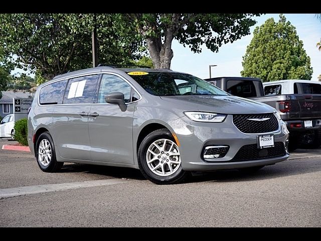 2022 Chrysler Pacifica Touring-L