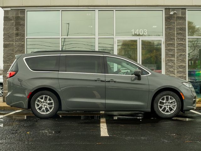 2022 Chrysler Pacifica Touring-L