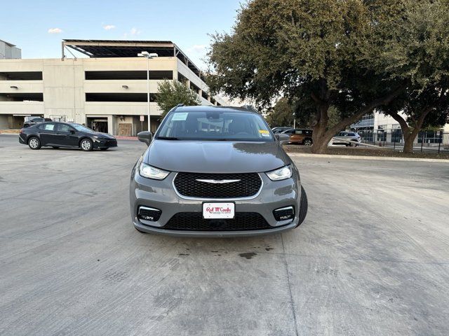 2022 Chrysler Pacifica Touring-L