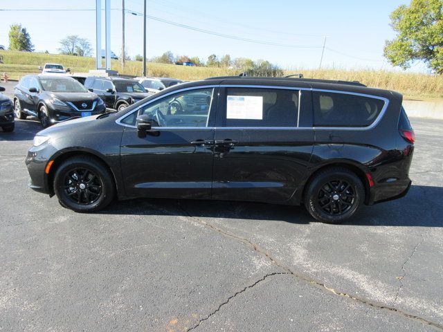 2022 Chrysler Pacifica Touring-L