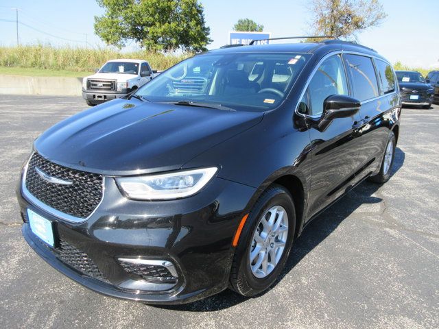 2022 Chrysler Pacifica Touring-L