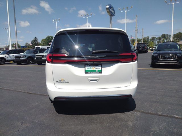 2022 Chrysler Pacifica Touring-L