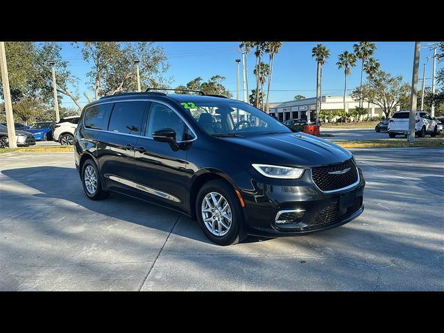 2022 Chrysler Pacifica Touring-L