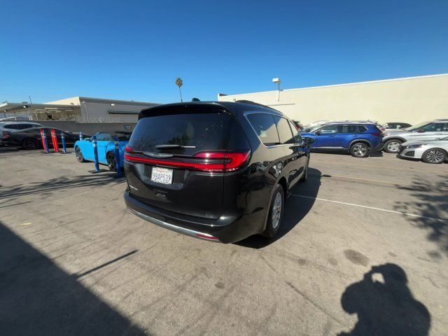 2022 Chrysler Pacifica Touring-L