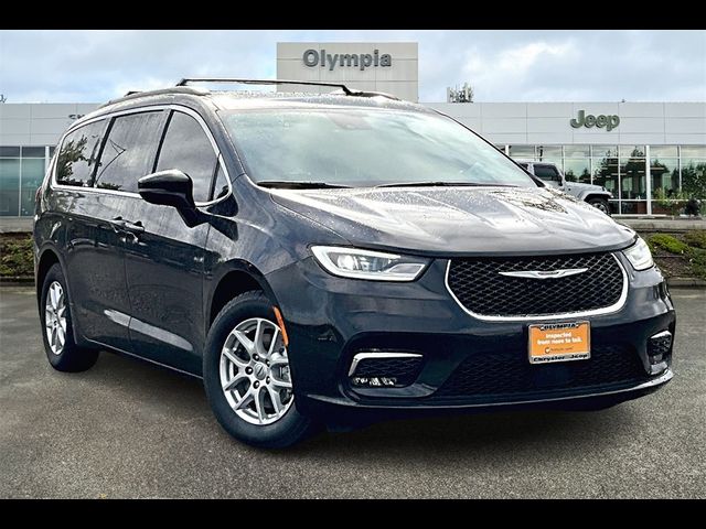 2022 Chrysler Pacifica Touring-L