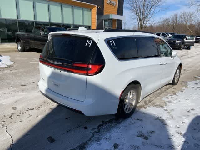 2022 Chrysler Pacifica Touring-L