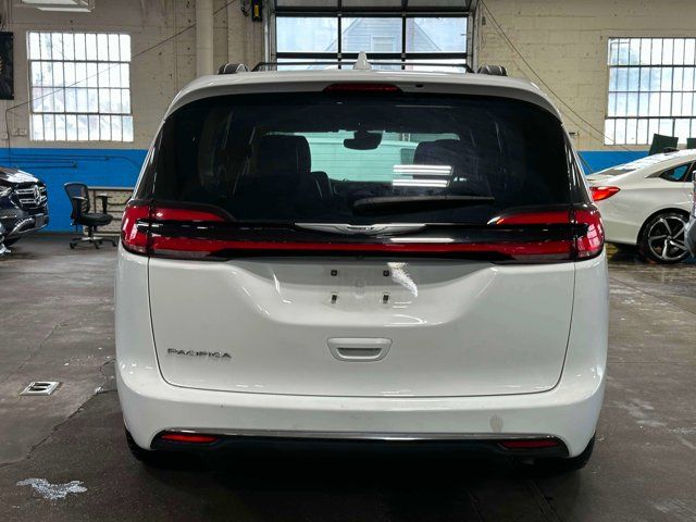 2022 Chrysler Pacifica Touring-L