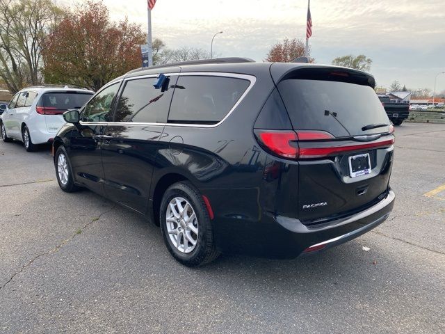 2022 Chrysler Pacifica Touring-L