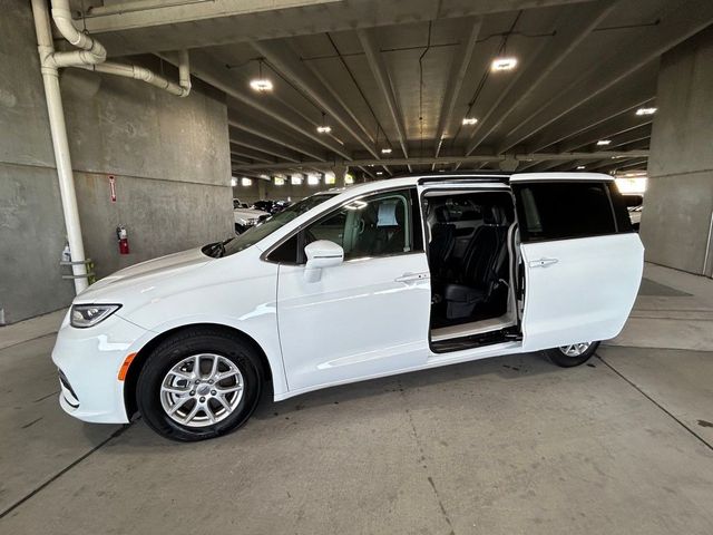 2022 Chrysler Pacifica Touring-L